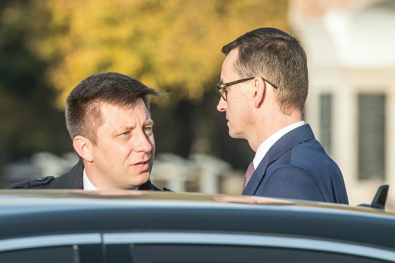 Od lewej: szef KPRM Michał Dworczyk i premier Mateusz Morawiecki.