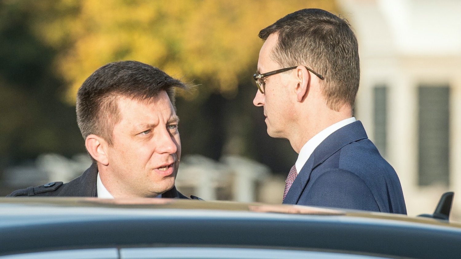 Od lewej: szef KPRM Michał Dworczyk i premier Mateusz Morawiecki.