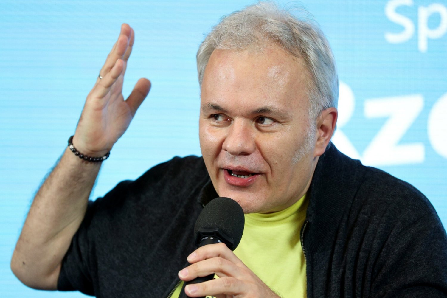 Mazurek reaguje na tekst Onetu ws. RMF FM. Tak broni Balawajdera.