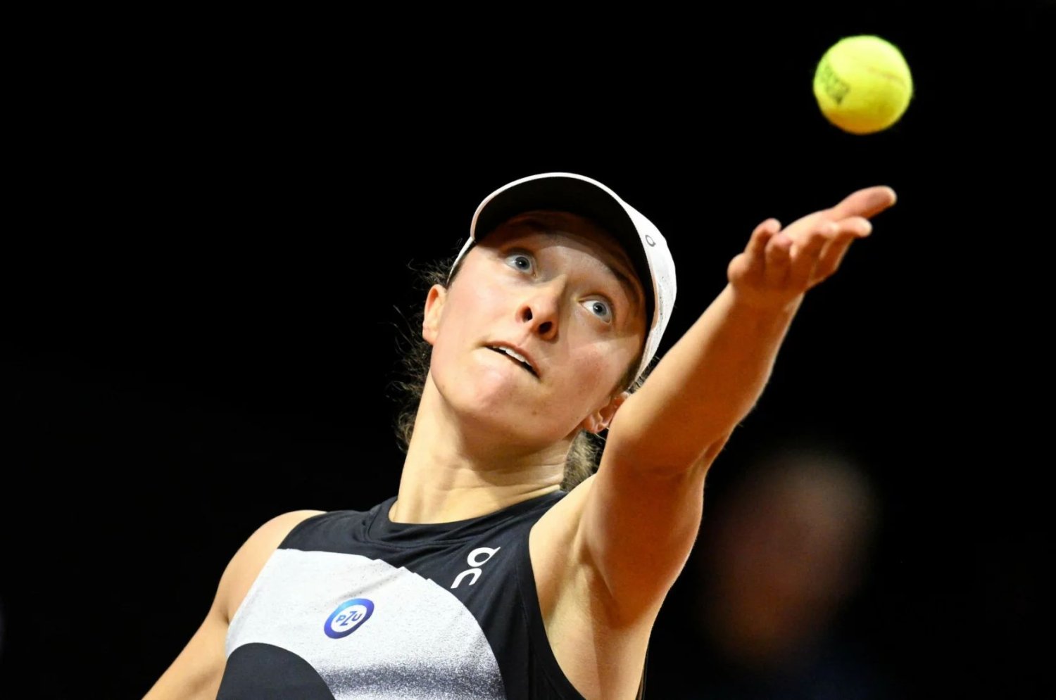 Mecz Igi Świątek z Jekiatieriną Aleksandrową zakończył się po pierwszej w nocy. Jak reagowali organizatorzy?