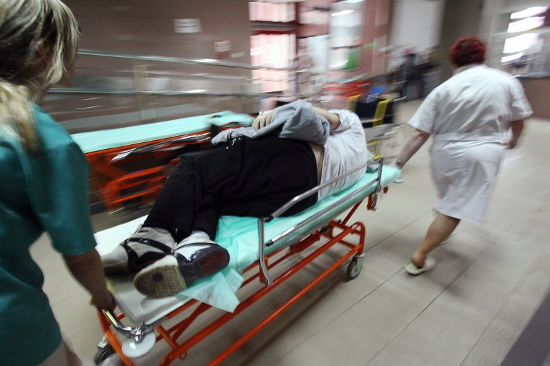 Z danych GUS wynika, że już drugi rok z rzędu skraca się życie Polaków.