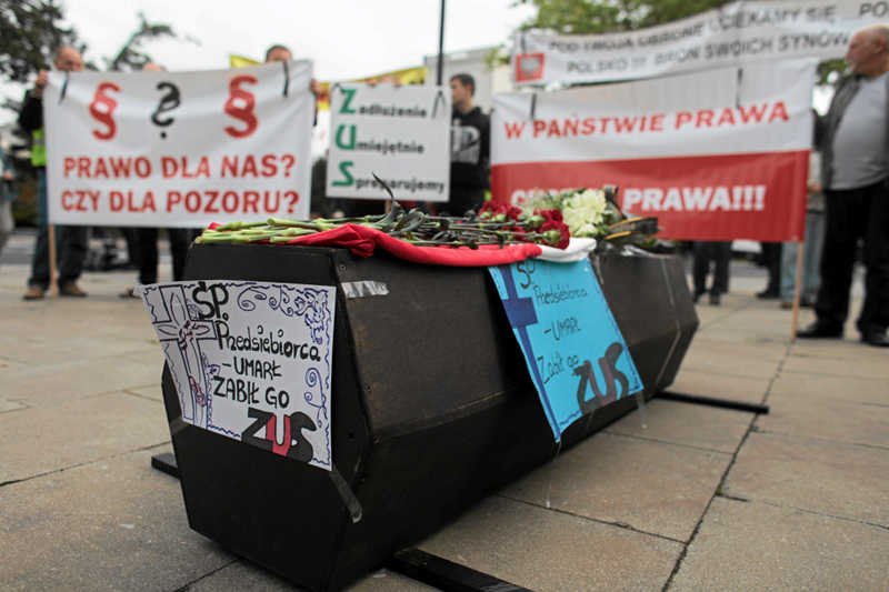 Manifestacja "Jak ZUS tworzy nowy problem społeczny", organizowana przez przedsiębiorców.
