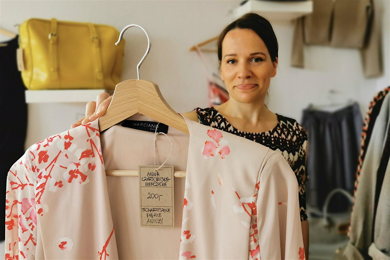 Anna Komar z jedną częścią "asortymentu celebryckiego"