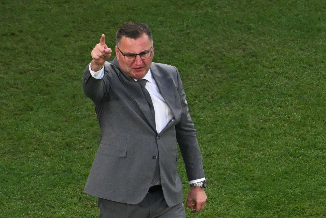 Czesław Michniewicz tydzień po odpadnięciu z MŚ znalazł się w centrum uwagi wśród użytkowników Twittera. Dlaczego?