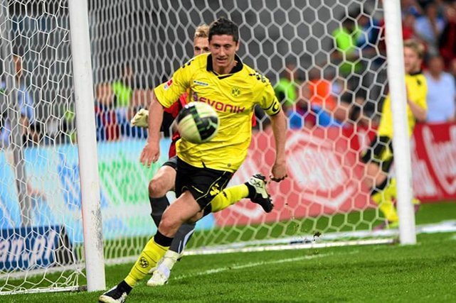 Robert Lewandowski - człowiek, który pokonał Ikera Casillasa.