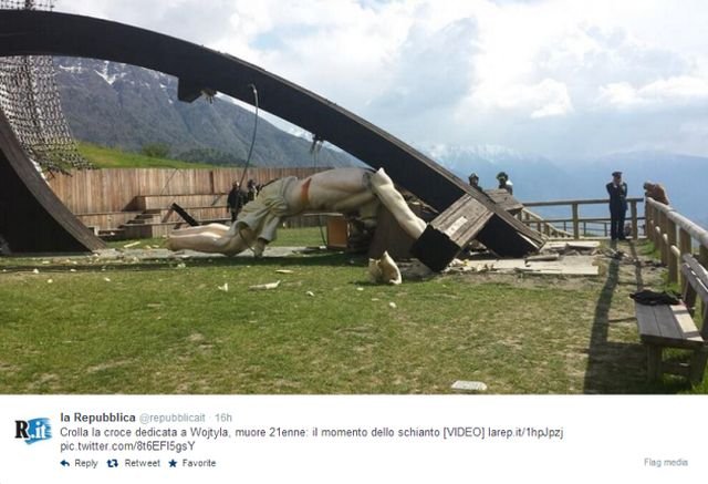 30-metrowy krzyż z 6-metrowym Chrystusem zabił włoskiego turystę. Konstrukcja stanęła na pamiątkę wizyty Jana Pawła II.