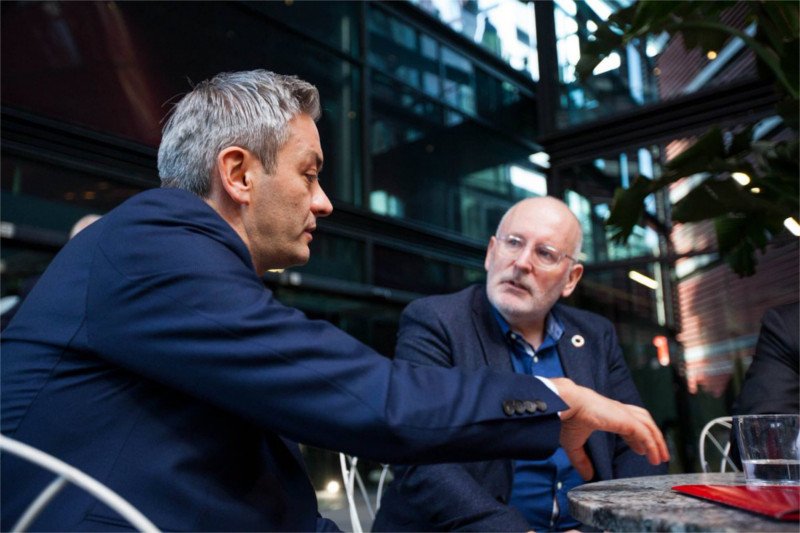 Frans Timmermans spotka się w niedzielę z Robertem Biedroniem i Włodzimierzem Czarzastym.