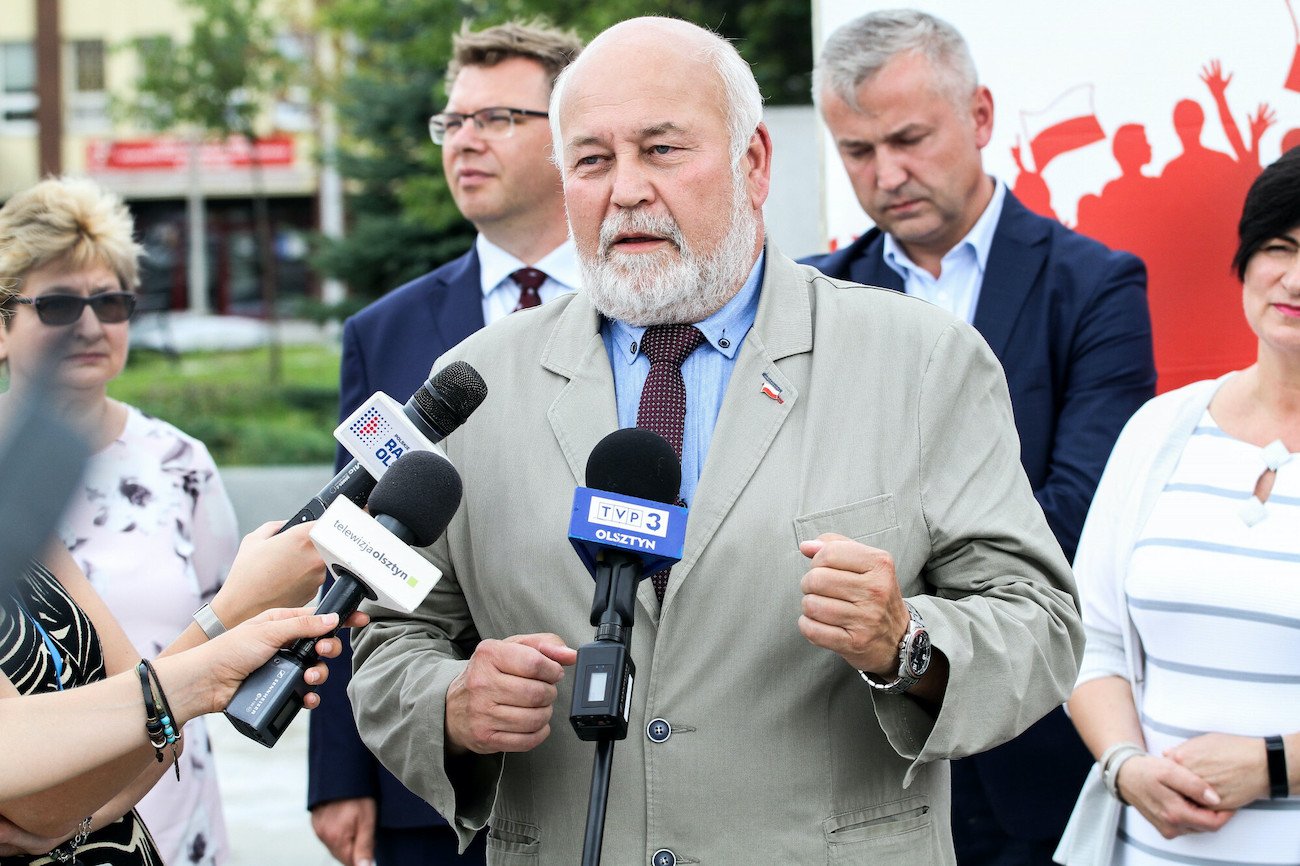 Rok 2019. Kandydaci PiS do Sejmu: Henryk Żuchowski (na pierwszym planie) i Artur Chojecki (w tle po lewej).