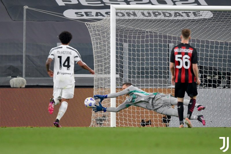 Wojciech Szczęsny obronił rzut karny, ale nie ocalił Starej Damy