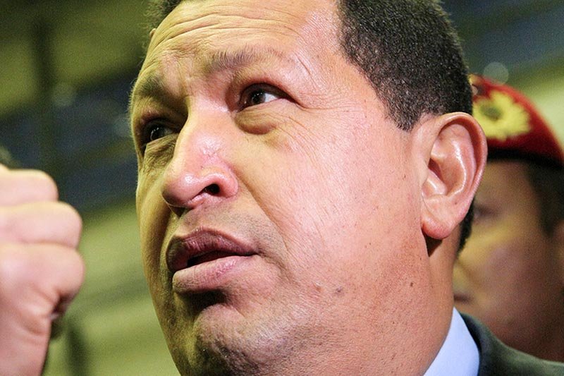 Prezydent Wenezueli Hugo Chavez ustępuje z powodu choroby nowotworowej i wyznacza swojego następcę - Nicolasa Maduro