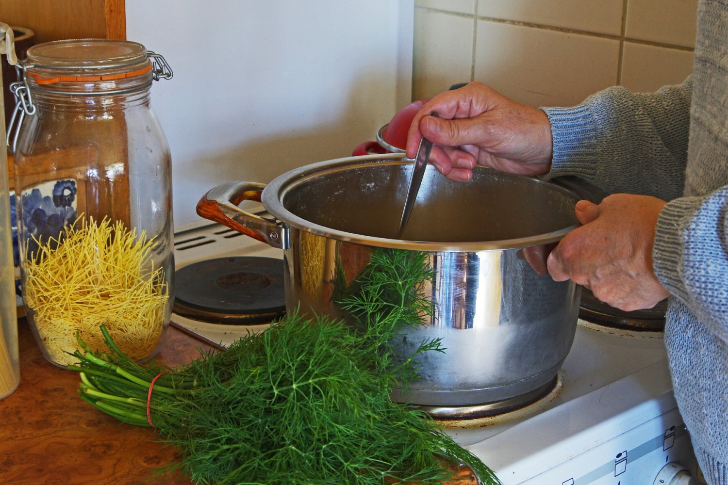 Gdzie można wylać resztki zupy? Na pewno nie do toalety