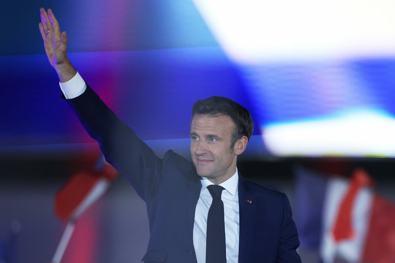 Prezydent Emmanuel Macron wygrał wybory prezydenckie i zostanie w Pałacu Elizejskim na kolejną kadencję. Francję czekają teraz wybory parlamentarne.