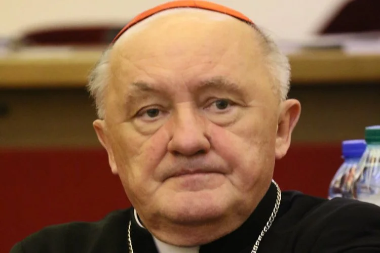 Ile pieniędzy Kościół stracił przez koronawirusa? Skutki pandemii dla finansów kościelnych podsumował kard. Kazimierz Nycz.