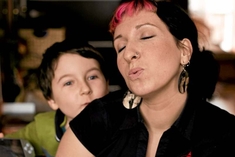 Sylwia Chutnik ze swoim synem Brunem, 2010 r.