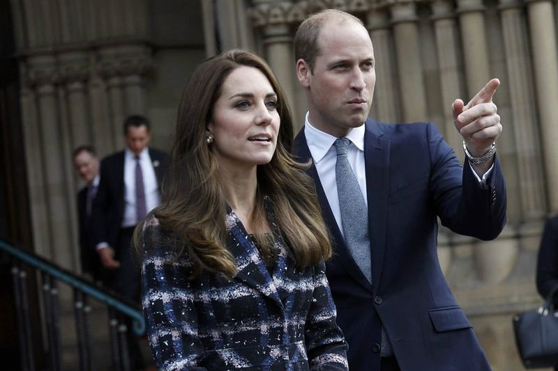 Rodzina królewska robi wszystko, by utrzymać władzę.