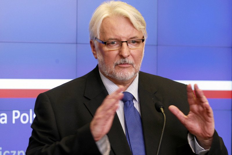 Były szef MSZ nie zamierza oddać swojej nagrody.