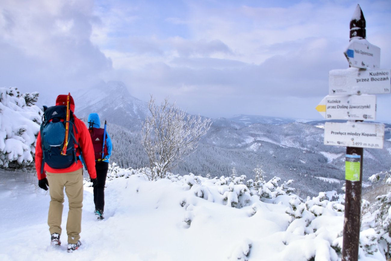Zakaz wyjścia w Tatry. Stan na szlakach i zagrożenie lawinowe
