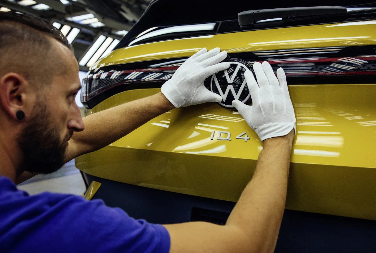 Elektryczny Volkswagen ID.4 jest produkowany w sposób neutralny pod względem emisji CO2