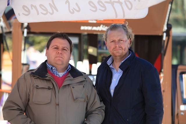 Konrad Świąder (po lewej) i Marcin Gazowski stworzyli pierwszą w Polsce [url=http://www.mobicafe.pl/] mobilną kawiarnię. [/url]