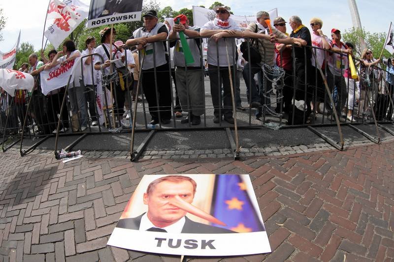 Protest związkowców przed Sejmem