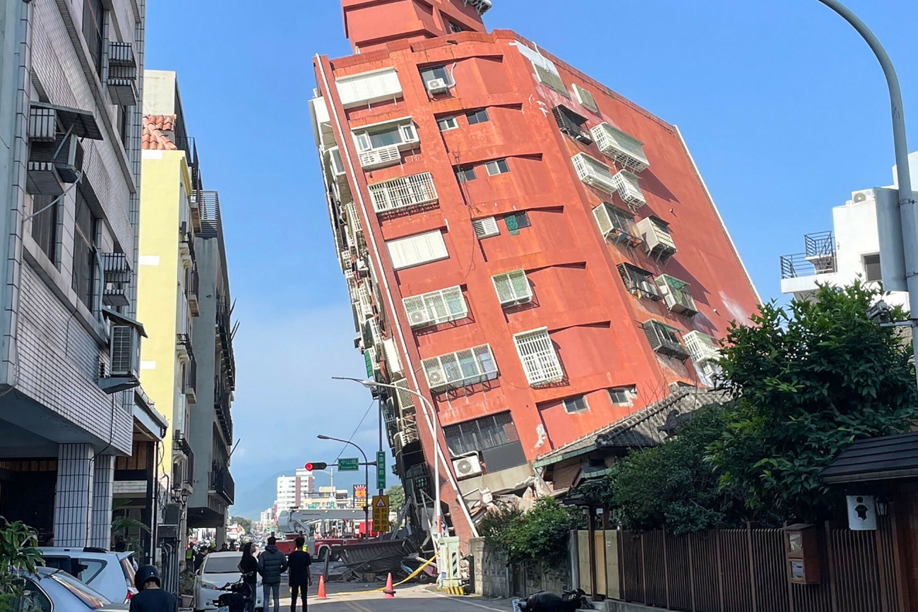 Najsilniejsze trzęsienie ziemi na Tajwanie od 25 lat. Przerażające nagrania.