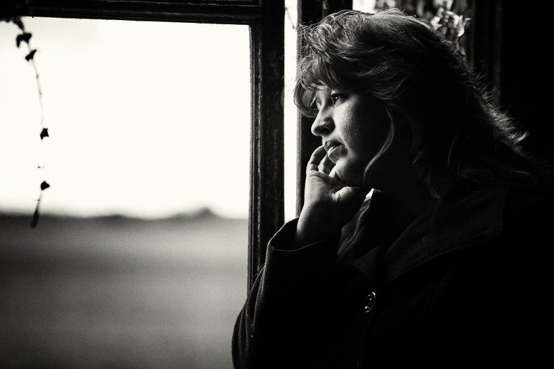 Po śmierci bliskiej osoby trzeba pozwolić sobie przeżyć tę stratę.