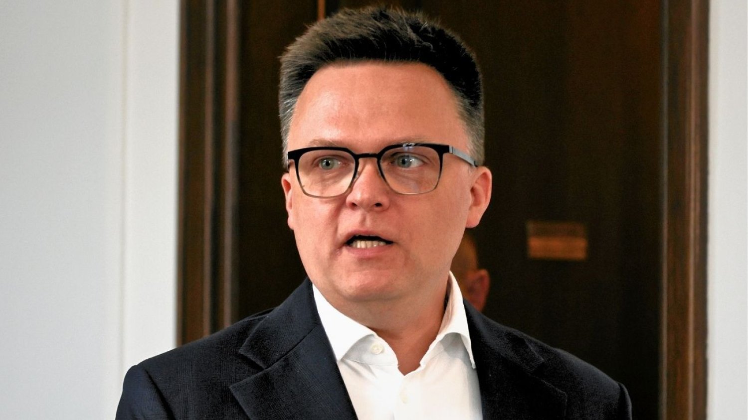 Szymon Hołownia to najbardziej zadłużony polityk. Kwota zobowiązań 2 mln zł Hołownia jednym z najbardziej zadłużonych polityków w polskim Sejmie