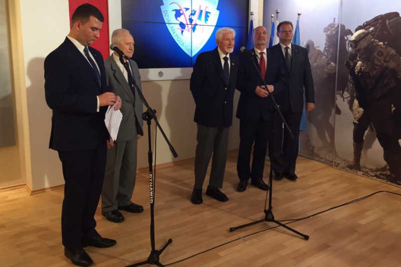 Antoni Macierewicz przekonuje, że porozumiał się z powstańcami ws. apelu smoleńskiego.