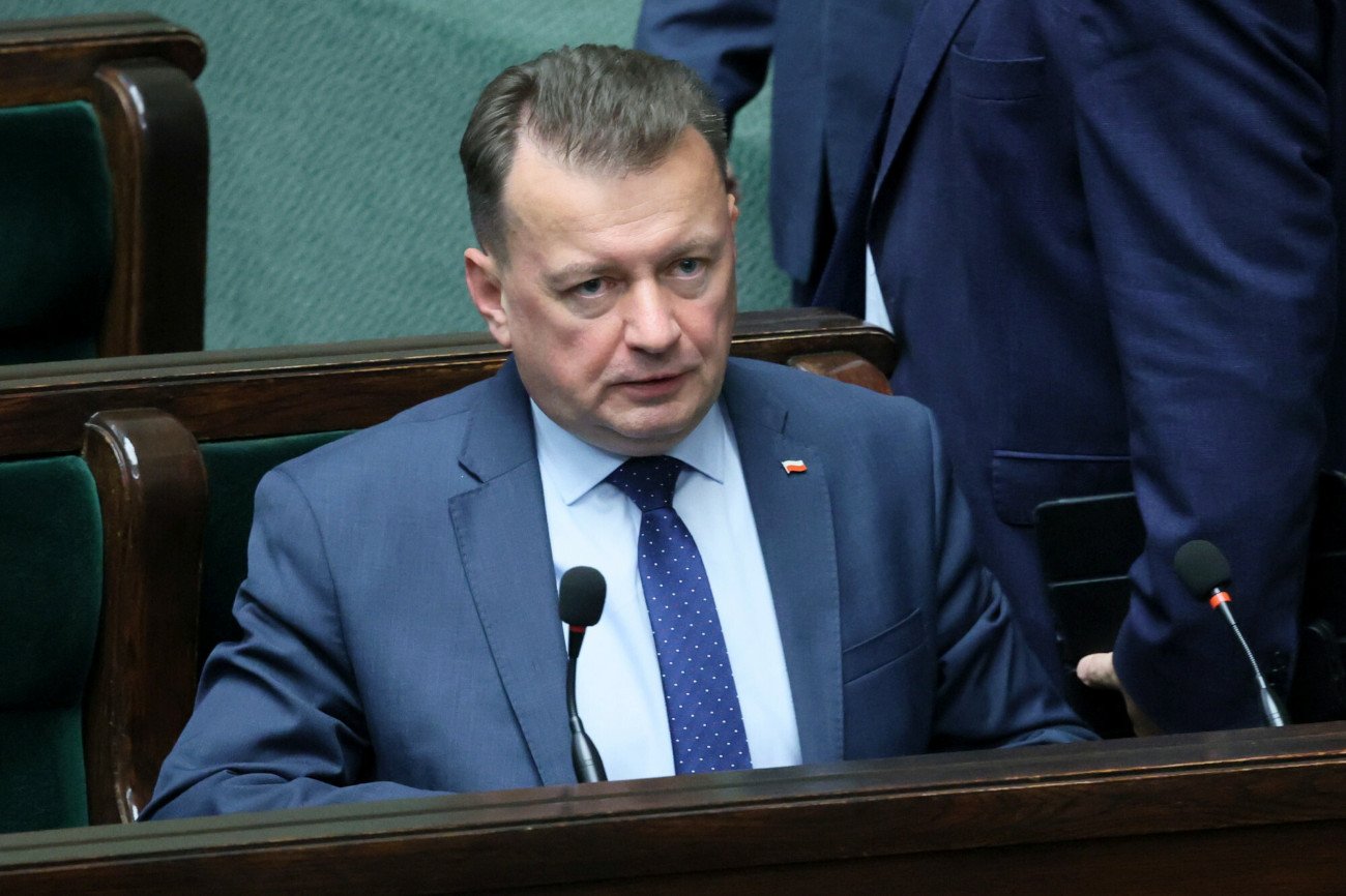Mariusz Błaszczak pozostanie na fotelu szefa MON.