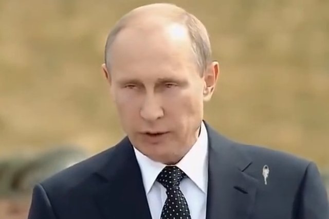 Film przekonujący, że ptak pobrudził marynarkę Władimira Putina, został przerobiony przez żartownisiów