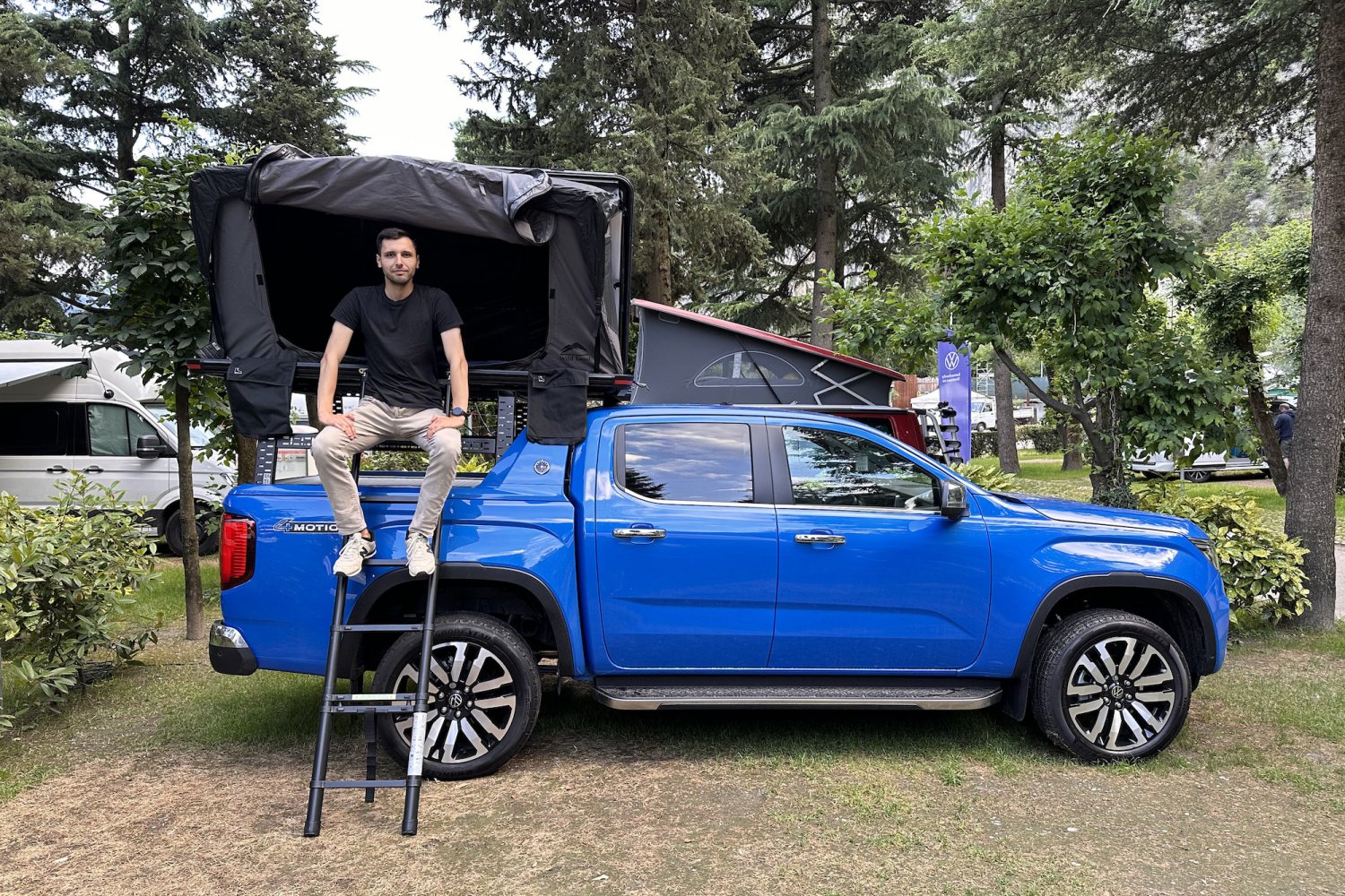 Spałem w namiocie dachowym na VW Amaroku. Przeżyłem dwie ulewy i burzę