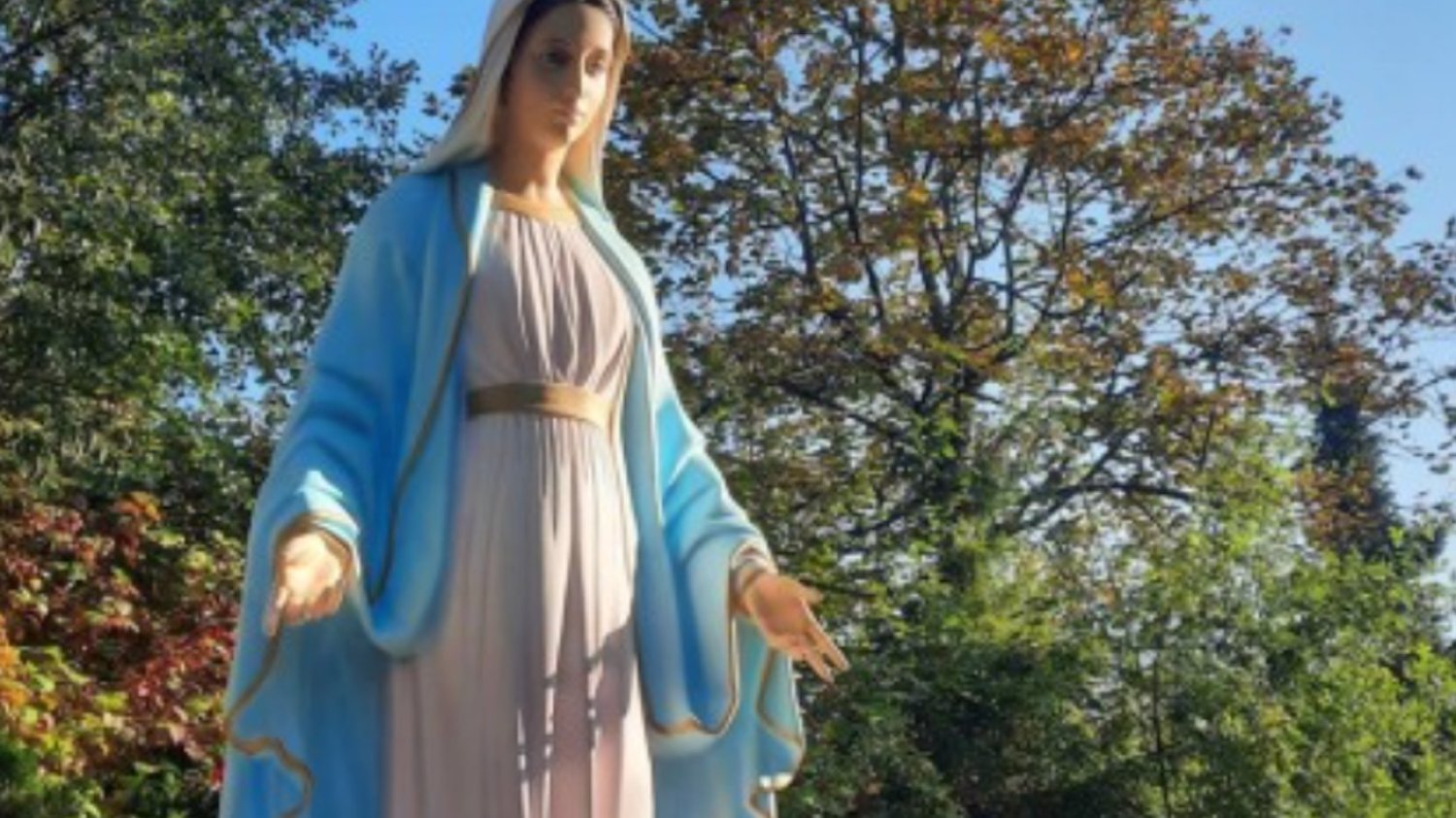 Figura Matki Boskiej miałaby stanąć w parku miejskim w Legionowie, to propozycja Wojowników Maryi.