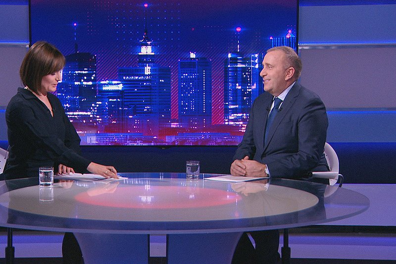 Szef PO Grzegorz Schetyna zapowiada PiS nadejście trudnych czasów.