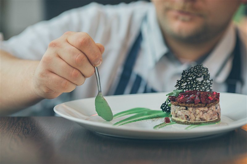 Dekoracja rodem z Instagrama może też wyjść spod ręki laika. Szef kuchni restauracji Loft zdradził nam swoje tricki