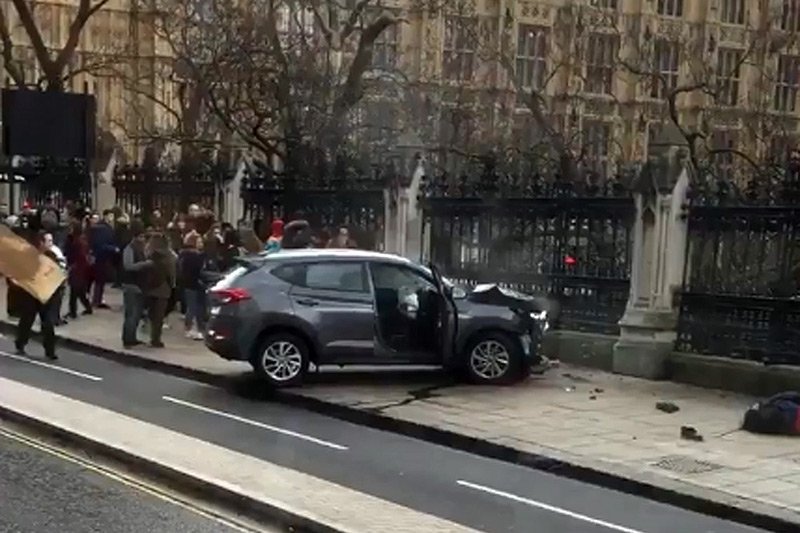 Zidentyfikowano zamachowca, który dokonał ataku w Londynie. To niejaki Khalid Masood.