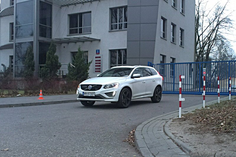 Volvo XC60 R-Design potrafi zrobić wrażenie.
