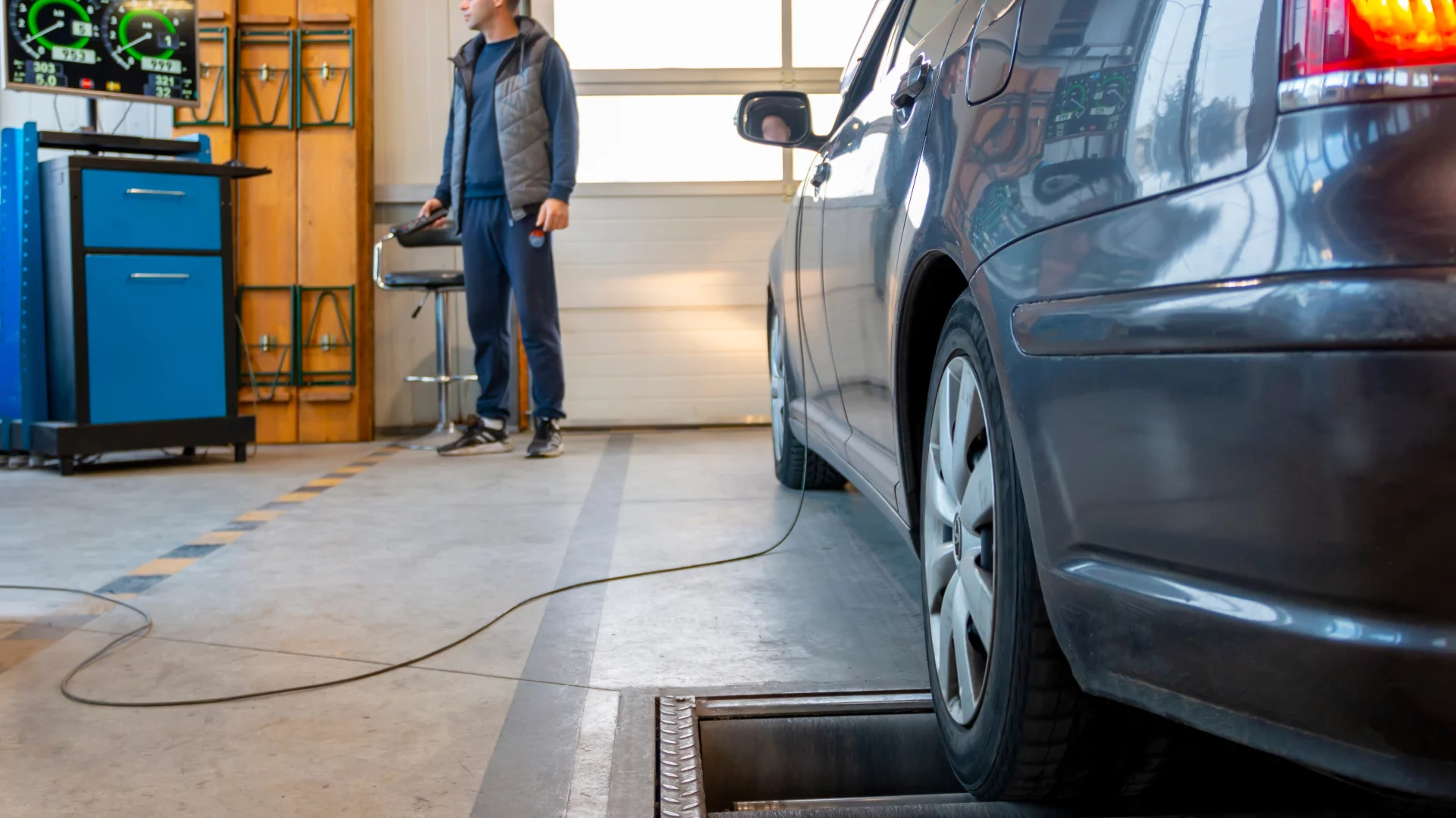 Badanie techniczne samochodu. Na co patrzy diagnosta?