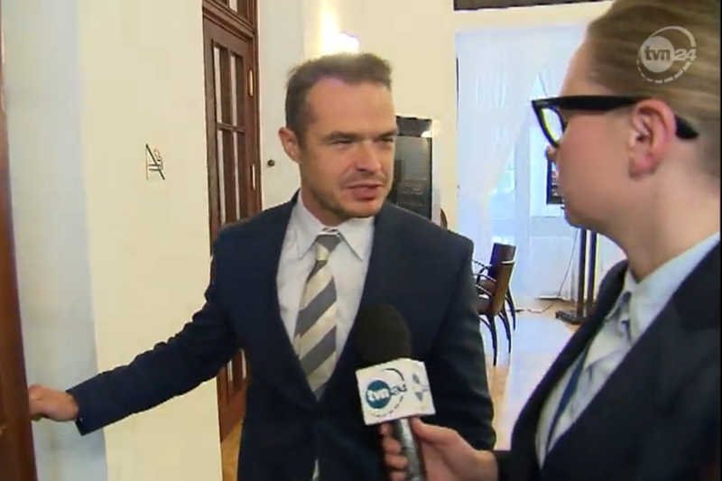 Sławomir Nowak mówi, że "nie czuje presji" by oddawać mandat.