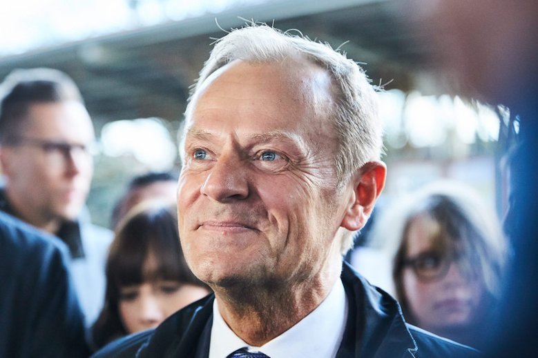 Donald Tusk ma powody do zadowolenia. To właśnie jemu Polacy ufają najbardziej.