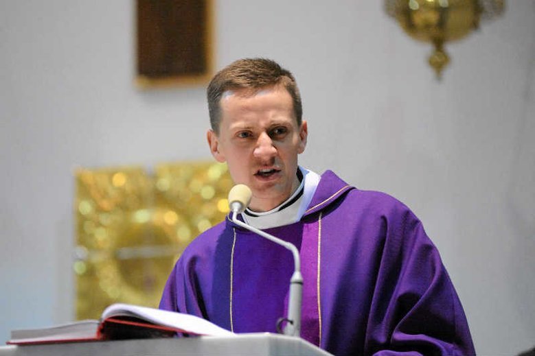 Były ksiądz Jacek Międlar wydał książkę "Moja walka o prawdę". Trudno nie odnieść wrażenia, że tytułem nawiązuje do "Mein Kampf" Adolfa Hitlera.