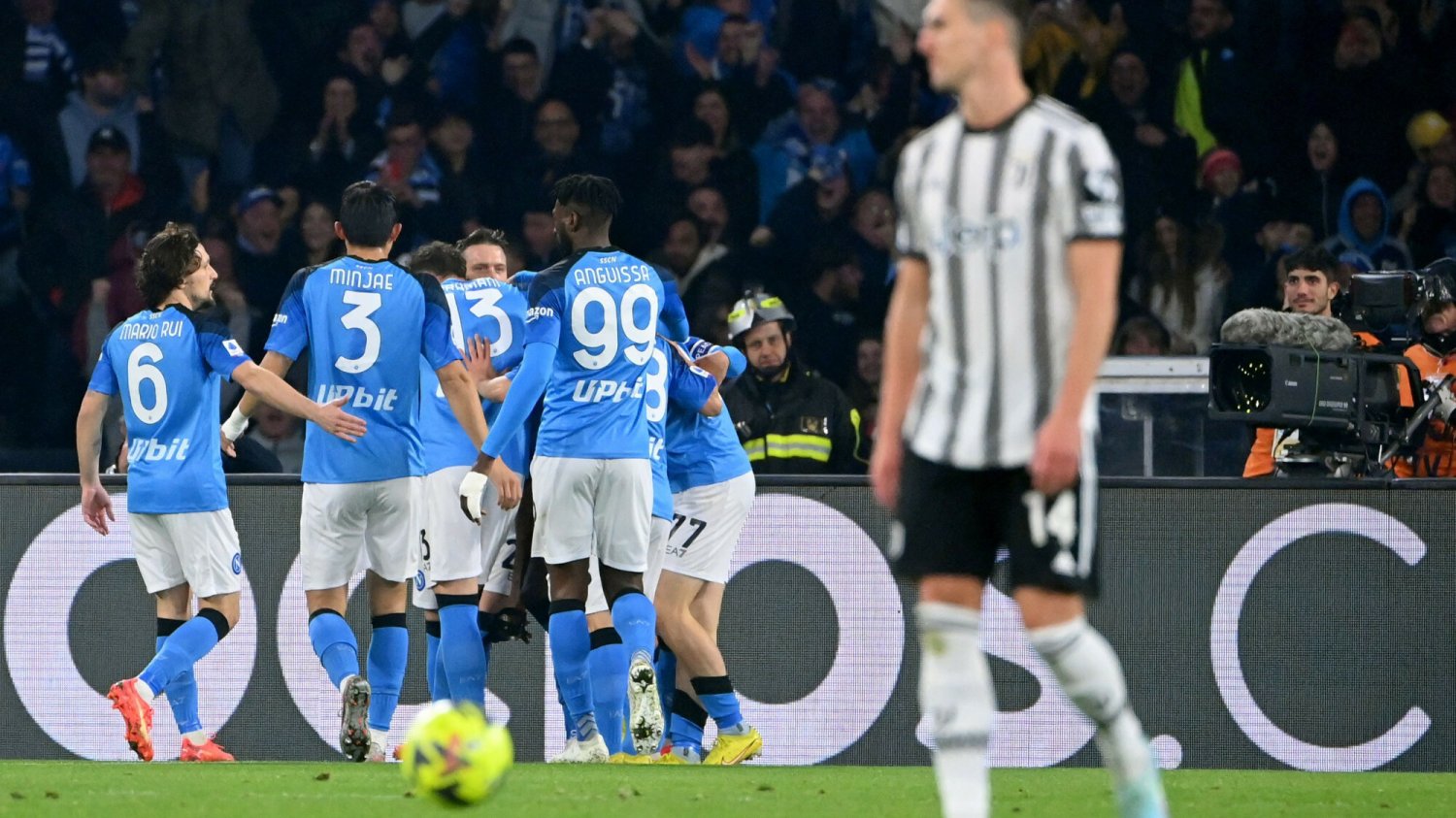 Napoli zmasakrowało Juventus w polskim szlagierze. Szczęsny bezradny, błysk Milika