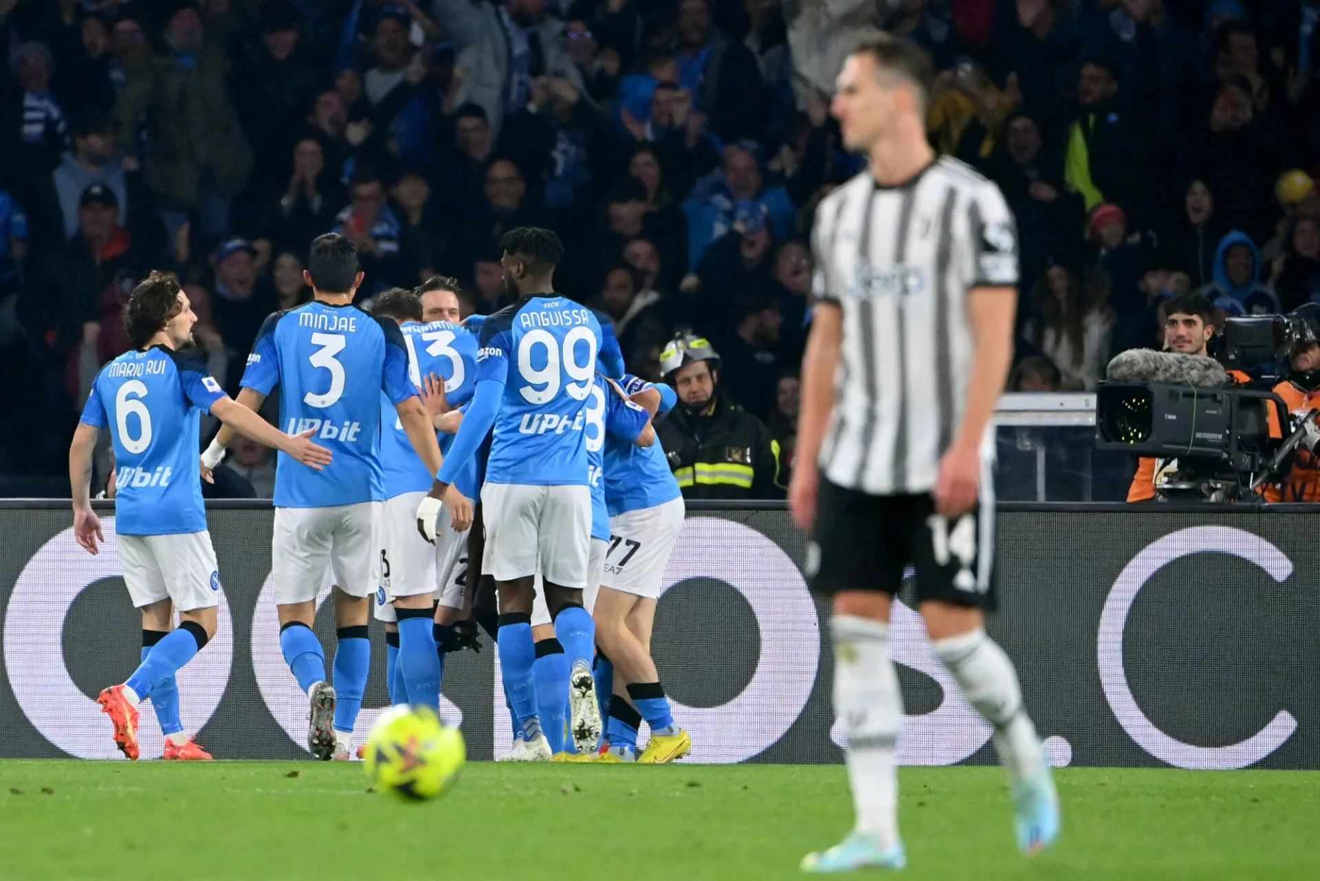 Napoli zmasakrowało Juventus w polskim szlagierze. Szczęsny bezradny, błysk Milika