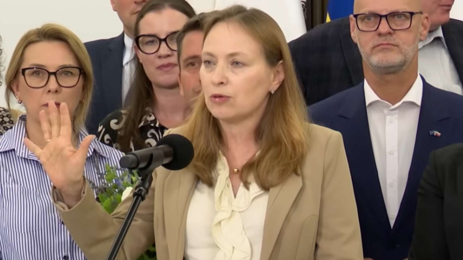 TV Republika puściła pasek o obalaniu rządu. Pełczyńska-Nałęcz ucina temat jednym zdaniem