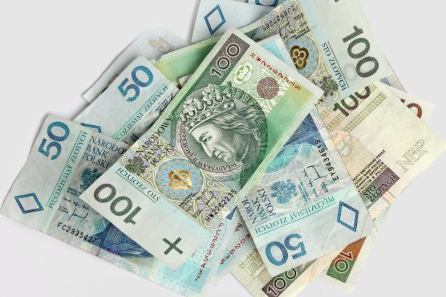 Jaki jest stosunek Polaków do pieniędzy?