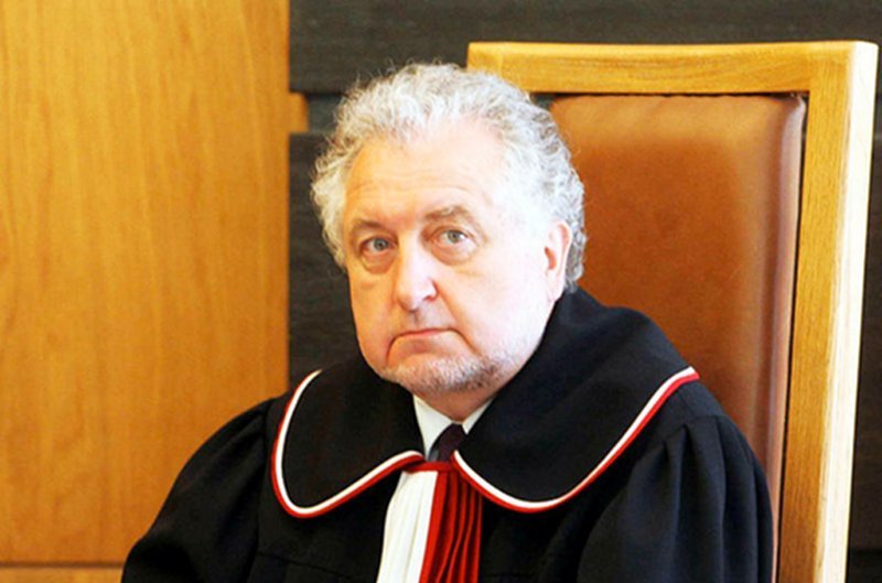 Prezes Trybunału Konstytucyjnego został wykreślony z listy gości z papieżem Franciszkiem na terenie obozu Auschwitz. Rząd dzieli nawet w takiej chwili?