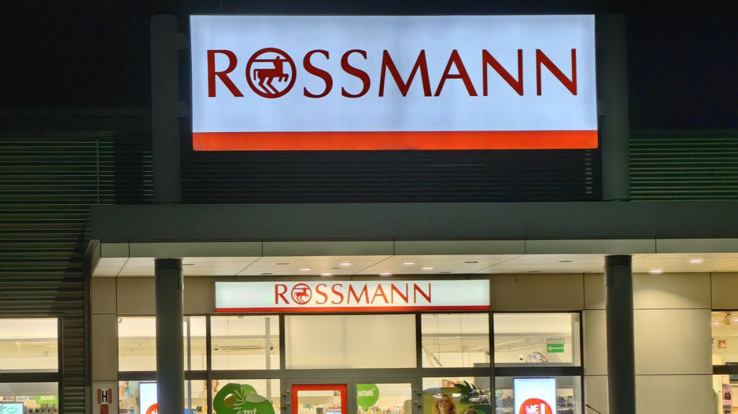 Rossmann wystartował z nową gazetką promocyjną. Można znaleźć wiele propozycji prezentów na święta.