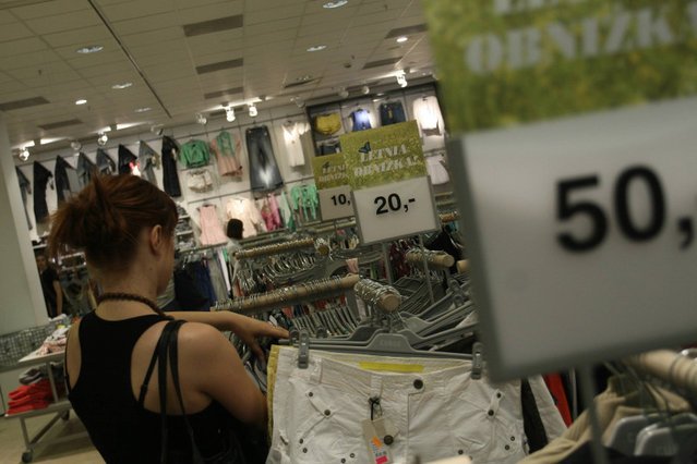 W galeriach handlowych niekiedy nawet połowa marży handlowej z ceny spodni trafia nie do kasy sklepu, ale do właściciela podłogi, na której sklep stoi.