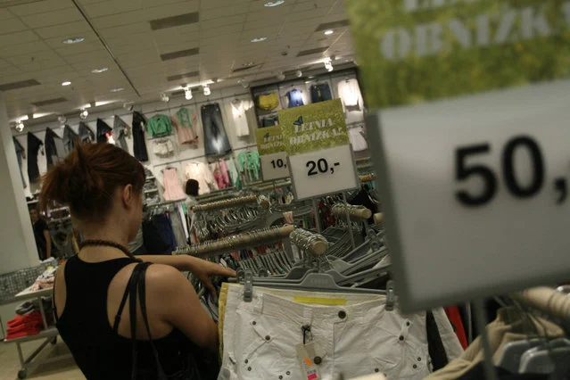 W galeriach handlowych niekiedy nawet połowa marży handlowej z ceny spodni trafia nie do kasy sklepu, ale do właściciela podłogi, na której sklep stoi.