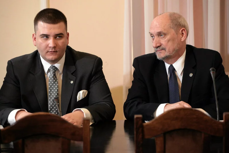 Ministerstwo Obrony Narodowej zamiast odpowiedzieć na pytania dziennikarza, zadało mu własne.