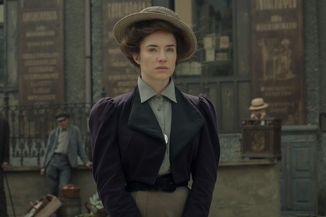 Polowanie na ćmy serial tvp rewolucja Sonia Mietielica recenzja opinia Polowanie na ćmy serial tvp rewolucja Sonia Mietielica recenzja opinia